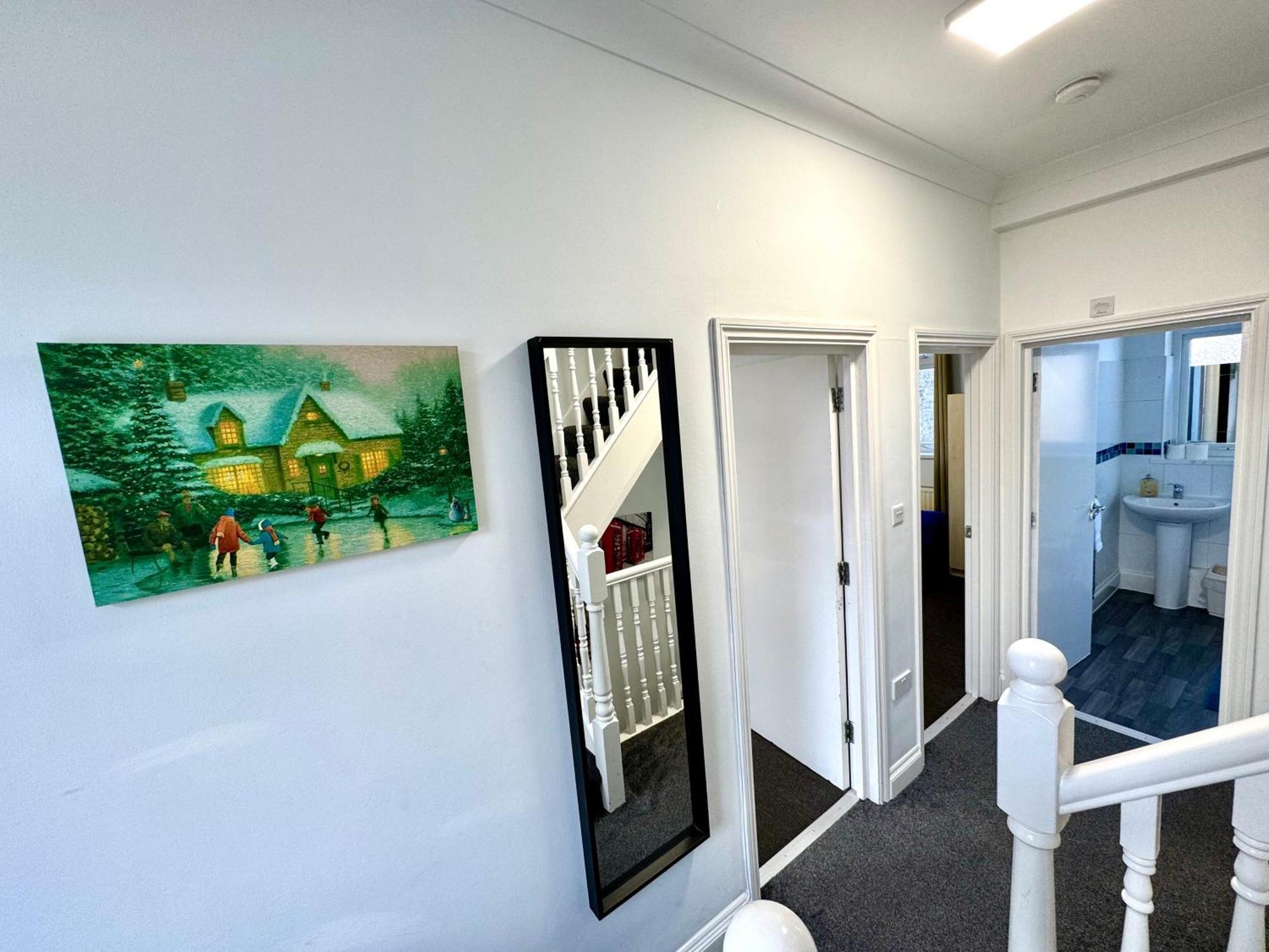 3 Bedrooms Spacious House, Separate Reception, 2 Full Bathrooms, Parking, Garden Londra Dış mekan fotoğraf