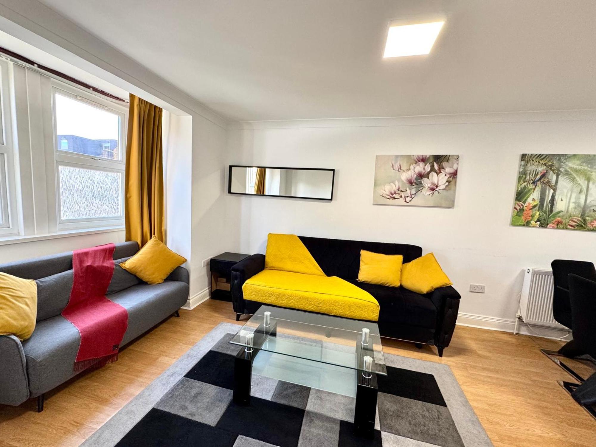 3 Bedrooms Spacious House, Separate Reception, 2 Full Bathrooms, Parking, Garden Londra Dış mekan fotoğraf